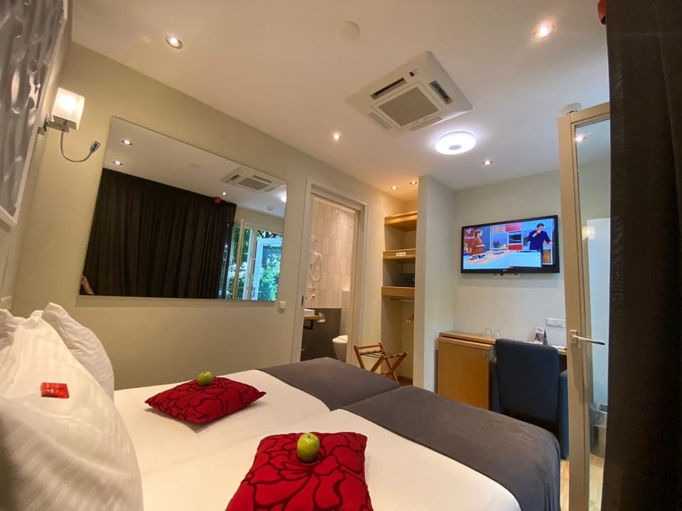 Twin Room, 2 Twin Beds, Terrace, Garden View | In-room safe, desk, free WiFi