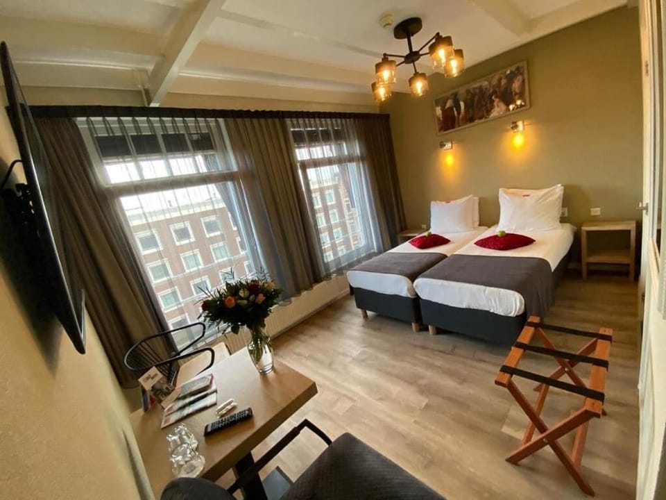Twin Room, 2 Twin Beds | In-room safe, desk, free WiFi