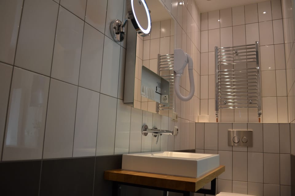 Twin Room, 2 Twin Beds, Terrace, Garden View | Bathroom | Free toiletries, hair dryer, towels