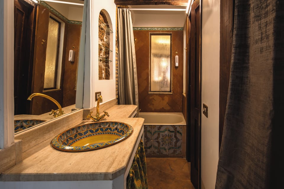 Apartment, 2 Bedrooms | Bathroom | Shower, hair dryer, towels, soap