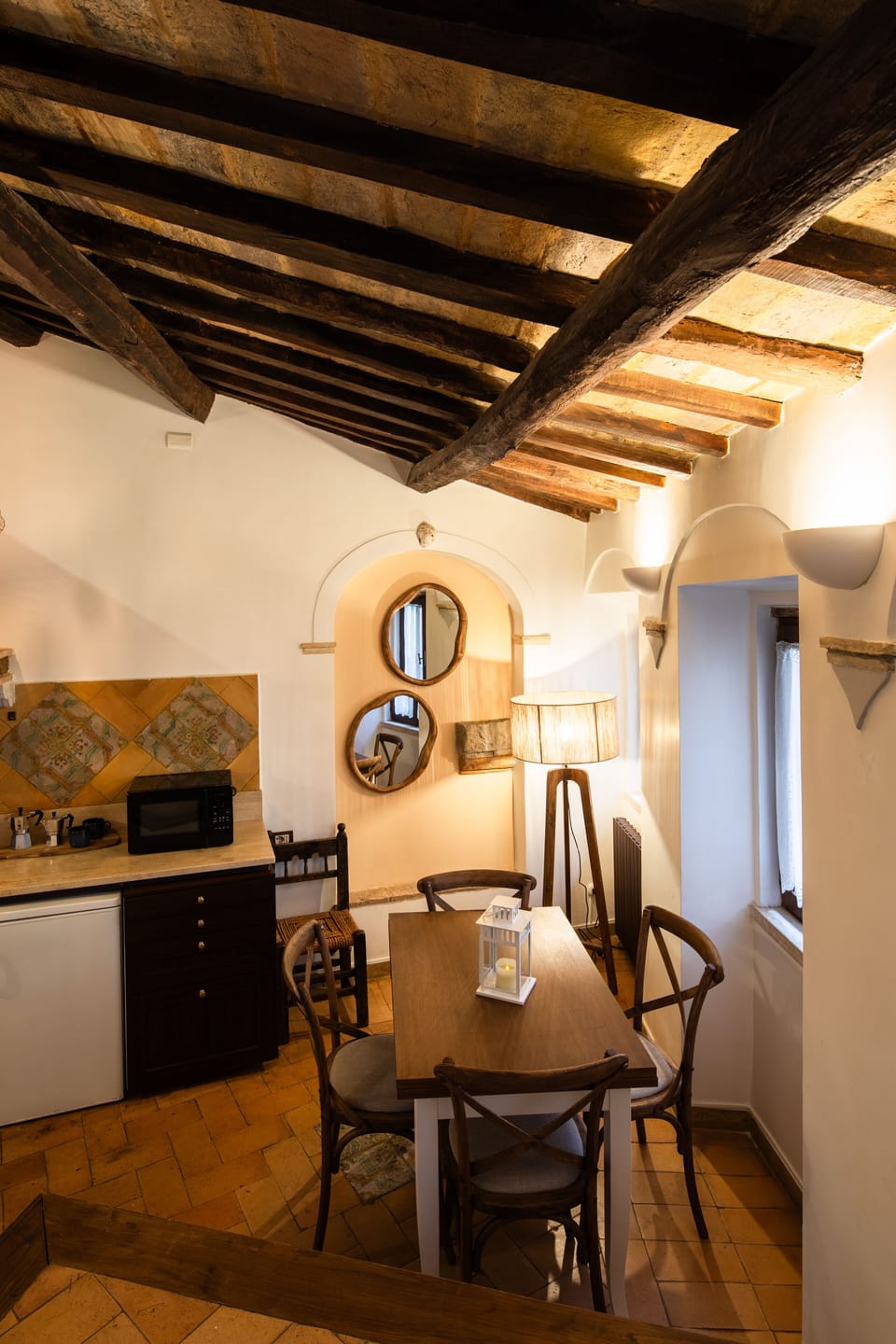 Deluxe Apartment | Private kitchen | Fridge, microwave, stovetop, espresso maker