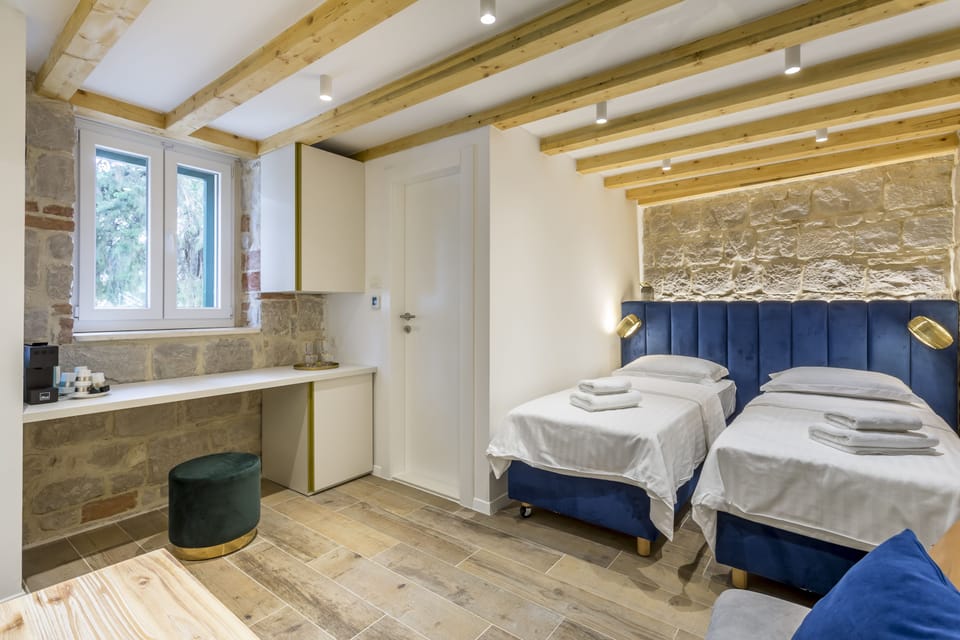 Deluxe Double Room (2) | Minibar, in-room safe, desk, soundproofing