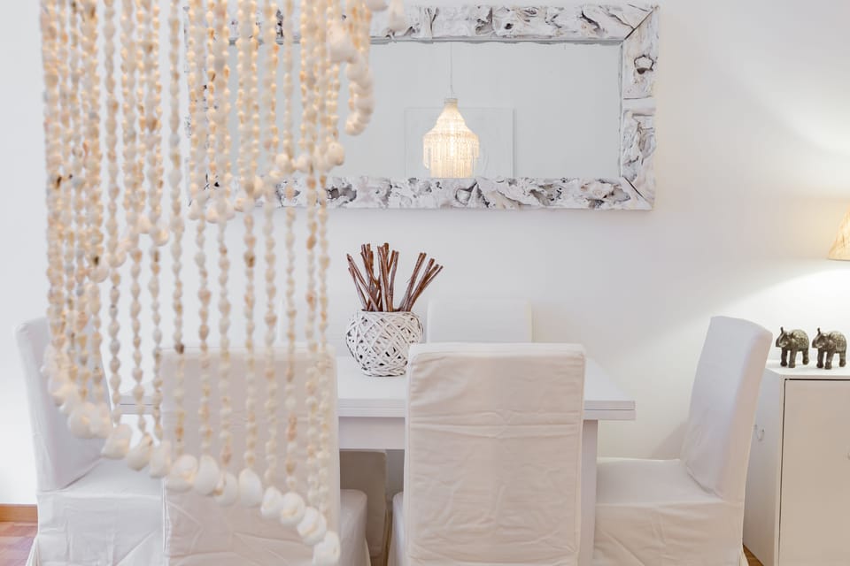 Luxury Apartment, 3 Bedrooms | In-room dining