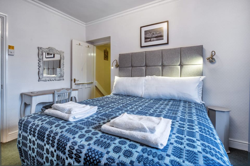 Double Room, Ensuite (Room 1) | Individually decorated, individually furnished, desk, free WiFi