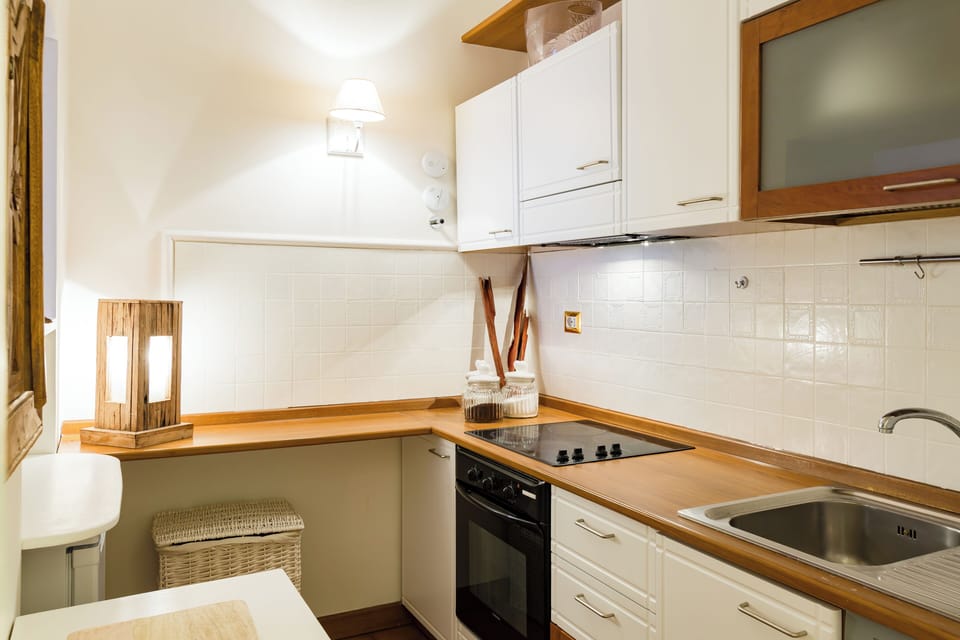 Apartment | Private kitchen | Fridge, microwave, oven, stovetop