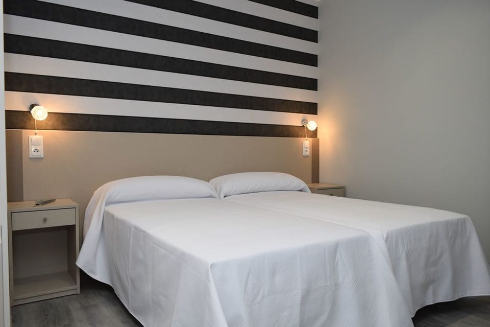 Desk, free cribs/infant beds, free WiFi, bed sheets