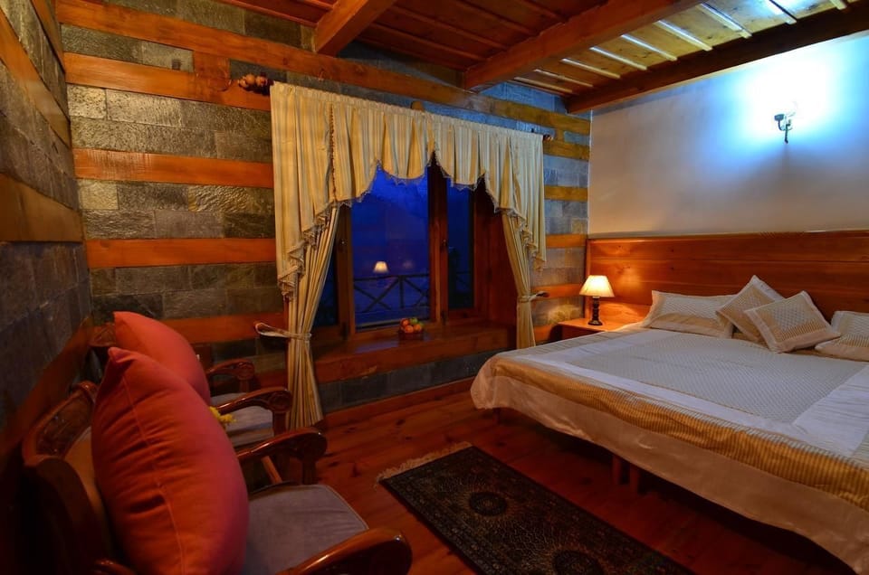 Deluxe Double Room | Minibar, free WiFi, bed sheets
