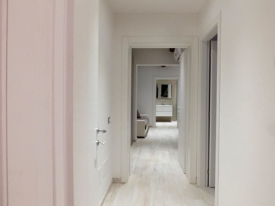 Single Room | Bathroom | Shower, free toiletries, hair dryer, bathrobes