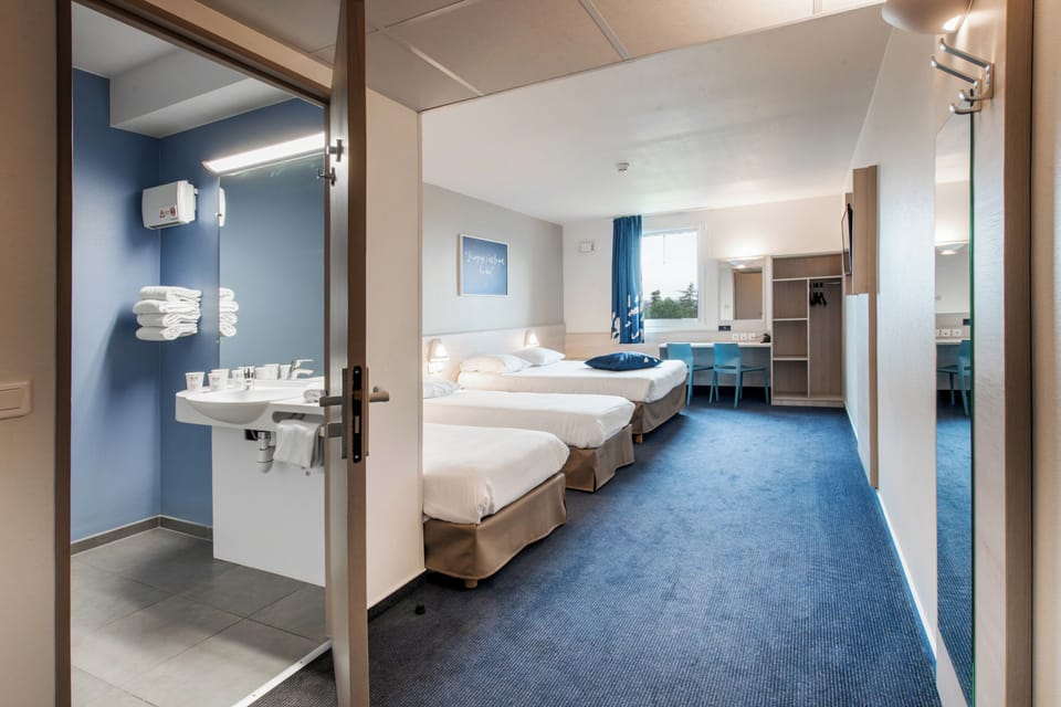 Family Quadruple Room | Premium bedding, desk, blackout drapes, soundproofing