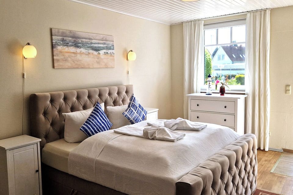 Studio (Haus am Teich) | Blackout drapes, iron/ironing board, free WiFi, bed sheets