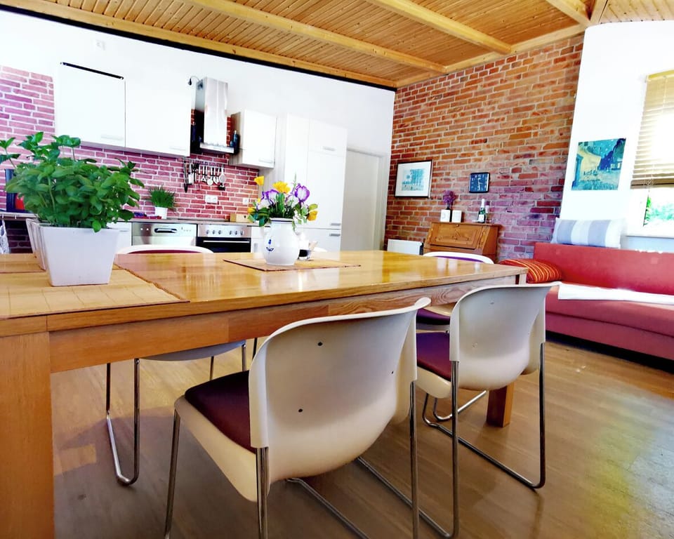 Ferienwohnung "life is life", Tarnewitzer Straße 6 | Private kitchen | Coffee/tea maker, electric kettle, toaster