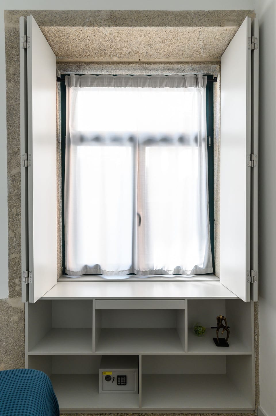Deluxe Double Room | 1 bedroom, in-room safe, laptop workspace, blackout drapes