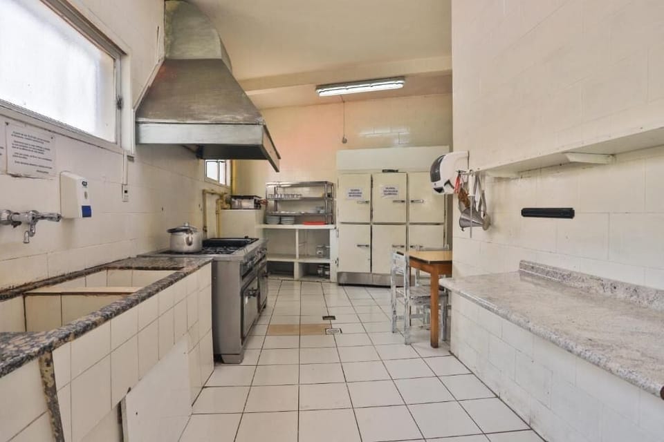 Triple Room | Private kitchen | Shared fridge, microwave