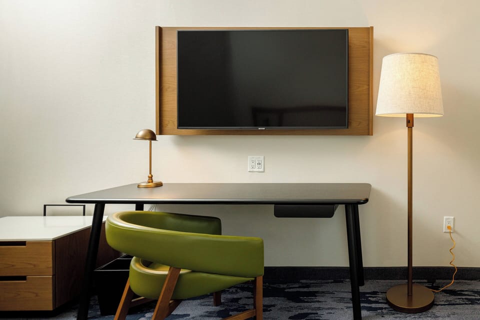 Desk, iron/ironing board, WiFi (free)