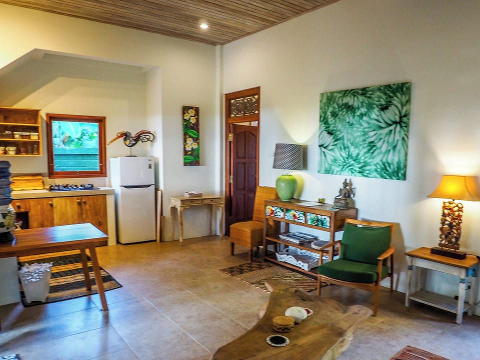 Traditional Villa, 3 Bedrooms | Living room