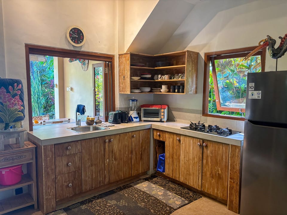 Traditional Villa, 3 Bedrooms | Private kitchen | Fridge, stovetop, electric kettle, blender