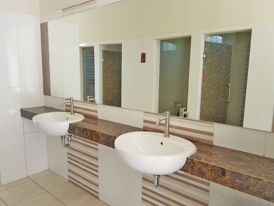 Bathroom sink