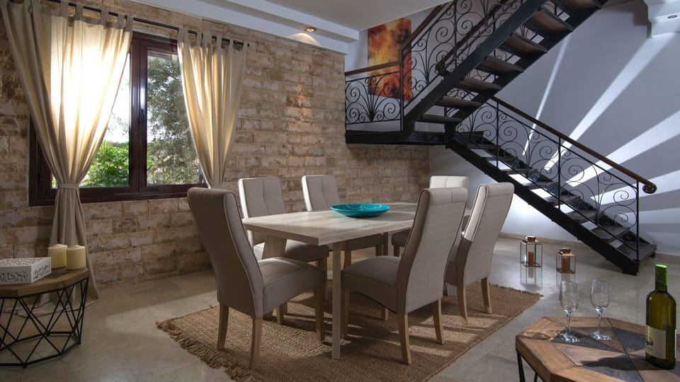 Luxury Villa, 3 Bedrooms, Private Pool, Pool View | In-room dining