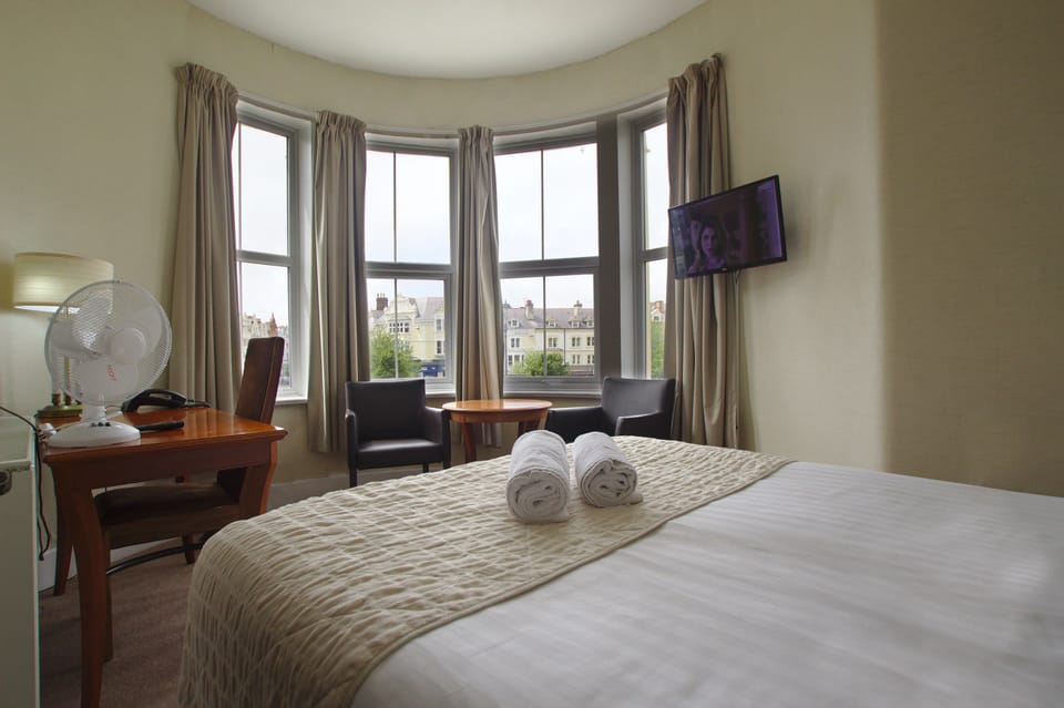 Standard Double Room | Desk, iron/ironing board, cribs/infant beds, rollaway beds