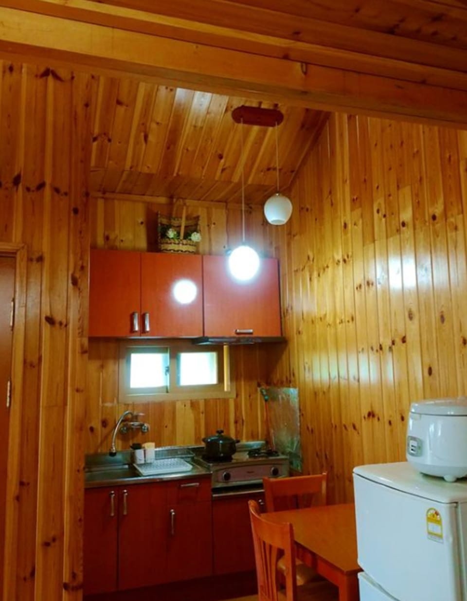 Duplex | Private kitchenette | Full-size fridge, stovetop, electric kettle, rice cooker