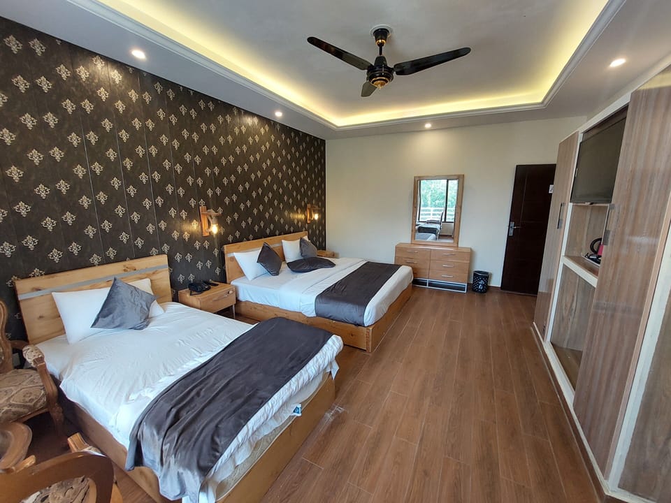 Royal Suite | Egyptian cotton sheets, premium bedding, down comforters
