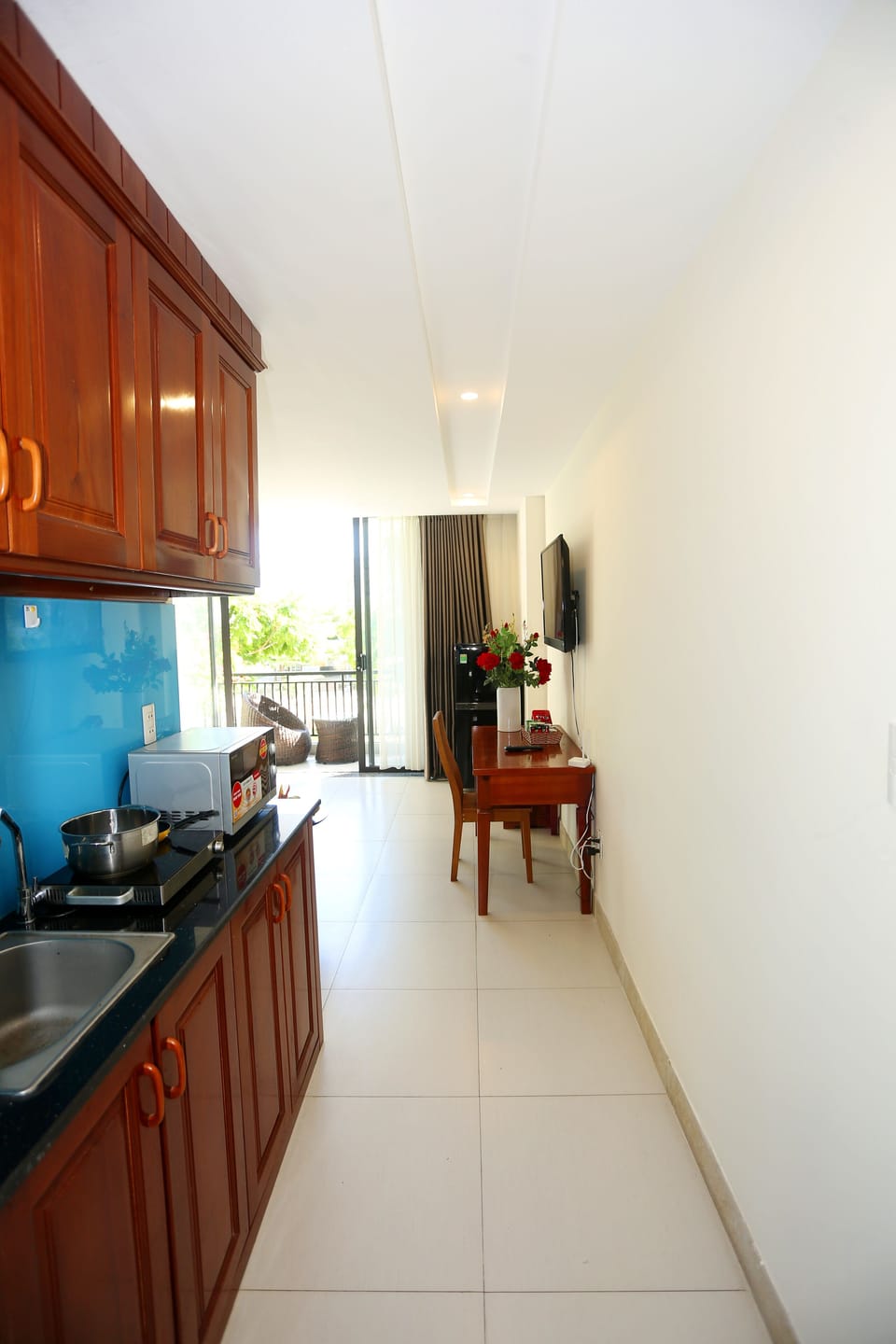 Fridge, electric kettle
