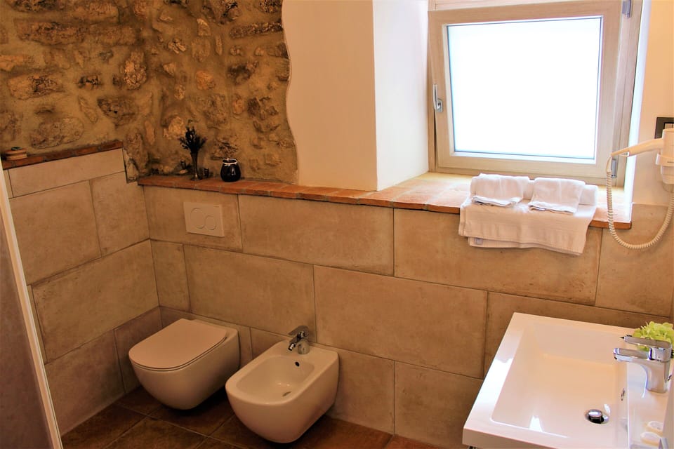 Comfort Double or Twin Room, Garden View, Ground Floor | Egyptian cotton sheets, premium bedding, minibar, individually decorated