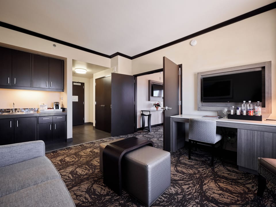 North Corner Suite, 1 King Bed with Sofa Bed | Premium bedding, pillowtop beds, minibar, in-room safe