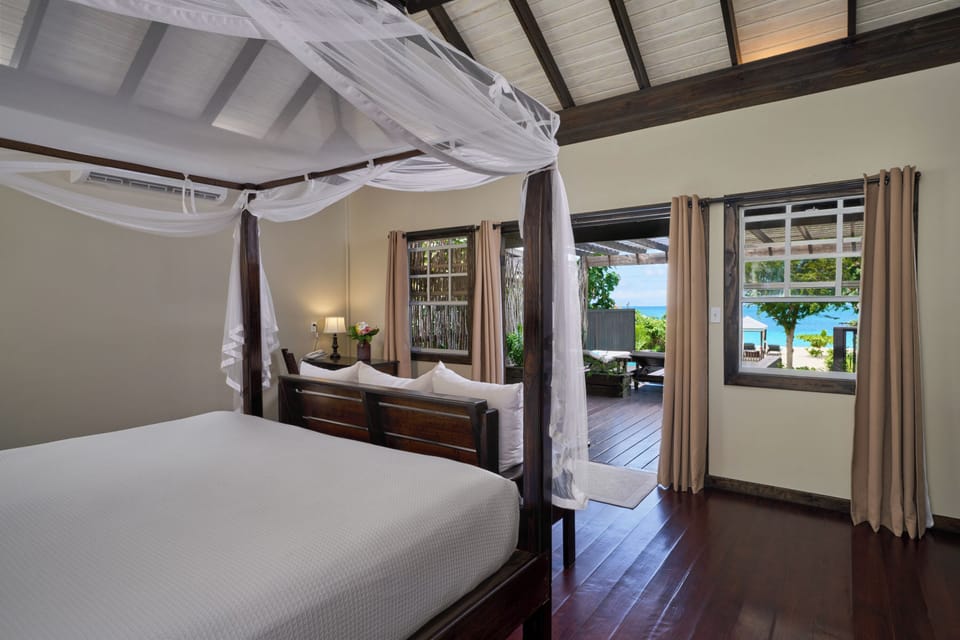 Premium Beachfront Sanctuary Pool Cottage | Premium bedding, pillowtop beds, minibar (free items), in-room safe