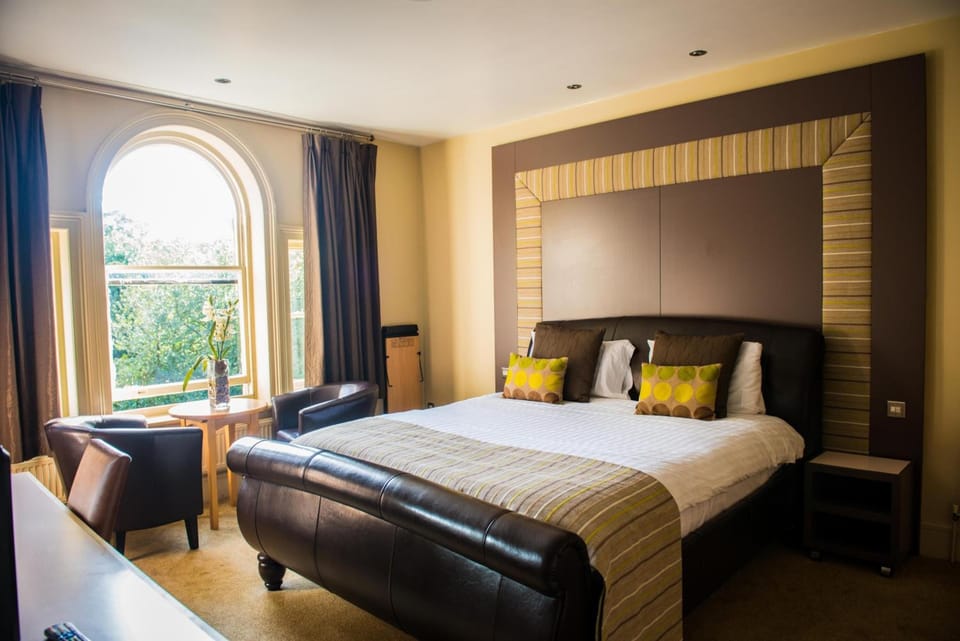 Superior Queen Room | Premium bedding, pillowtop beds, individually decorated