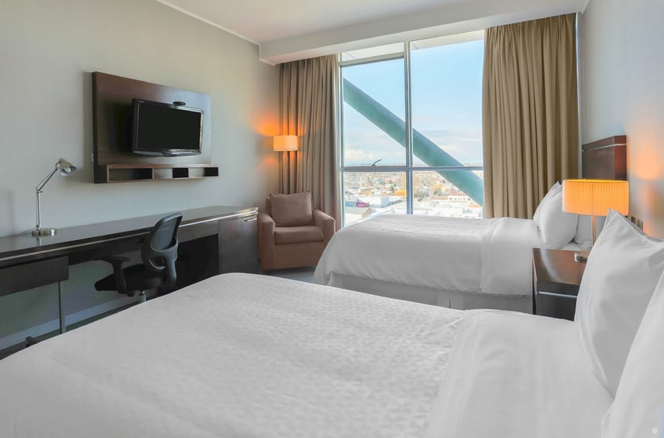 Traditional Room, 1 Twin Bed | Premium bedding, minibar, in-room safe, desk