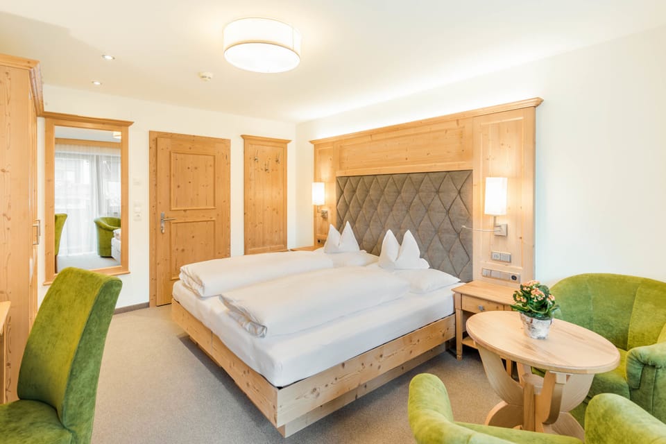 Standard Double Room | In-room safe, desk, cribs/infant beds, free WiFi