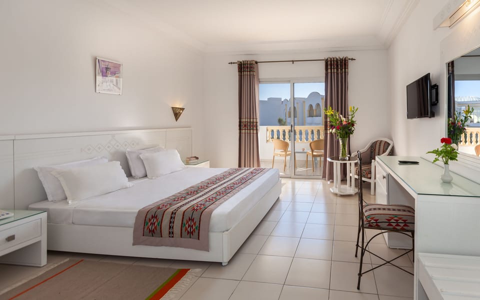 In-room safe, desk, free WiFi, wheelchair access