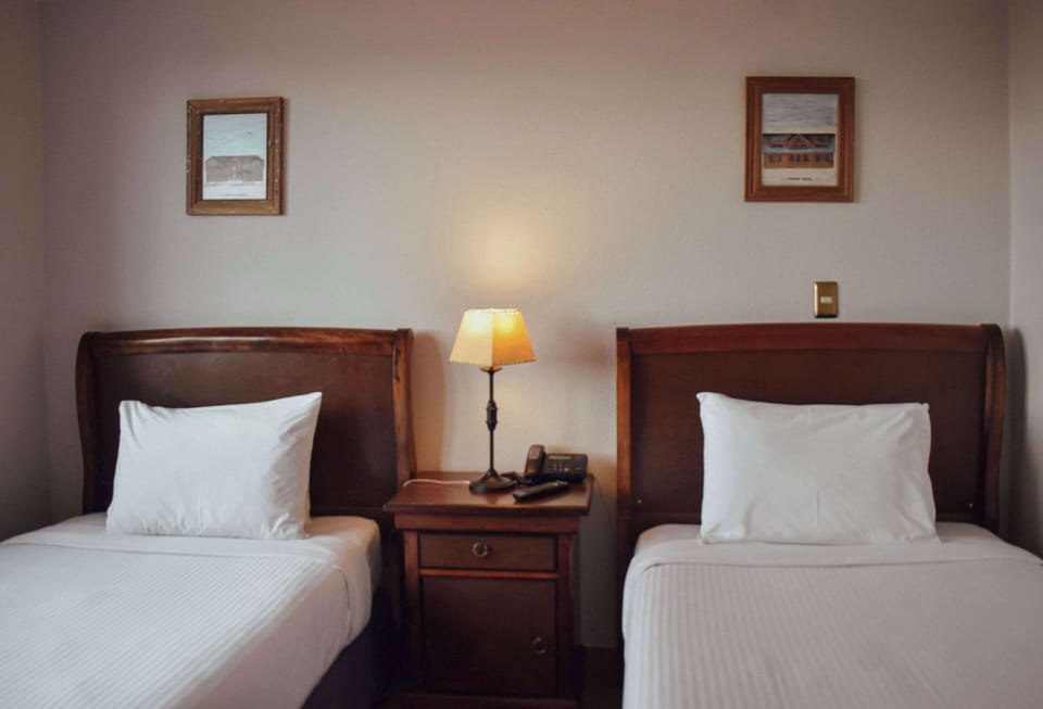 Room, 2 Twin Beds, Non Smoking | Minibar, in-room safe, free WiFi, bed sheets