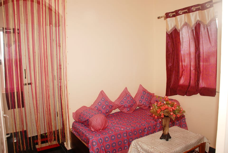 Family Twin Room, 2 Twin Beds, Non Smoking | Rollaway beds, free WiFi
