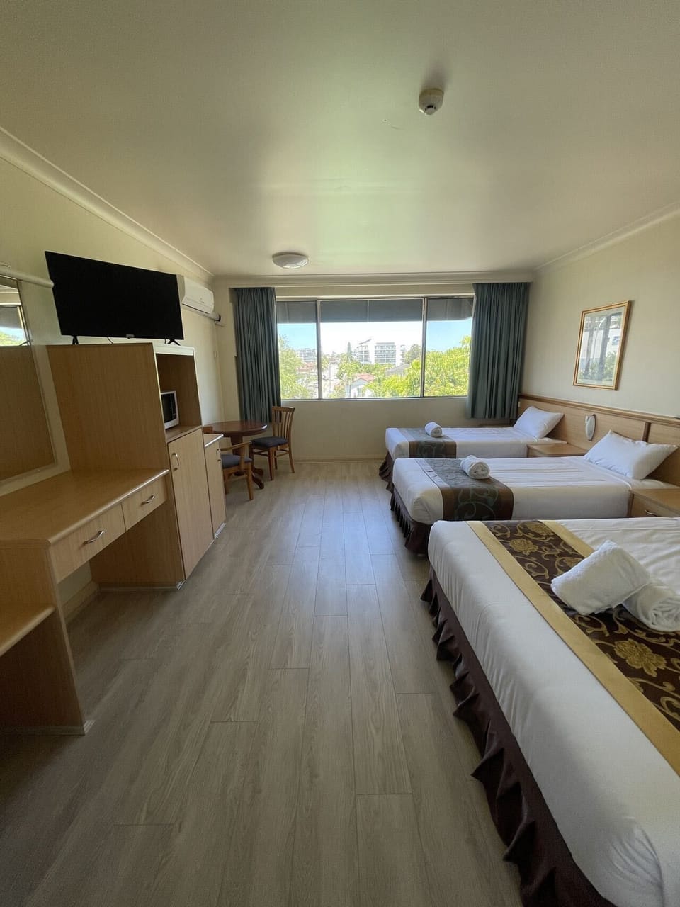 Family Room | Living area | 58-cm TV with digital channels