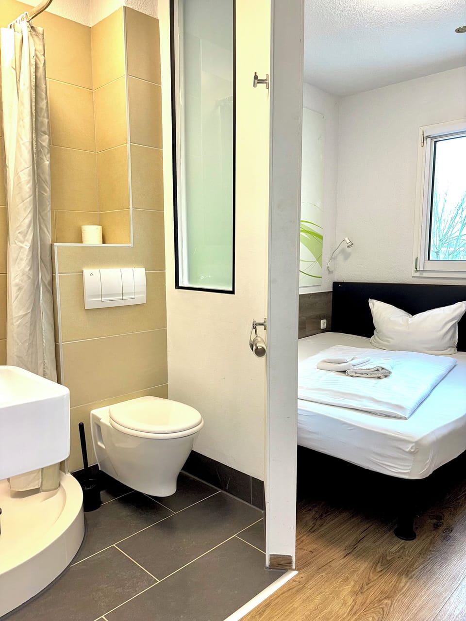 Standard Double Room, 1 Double Bed | Desk, blackout drapes, free WiFi, bed sheets