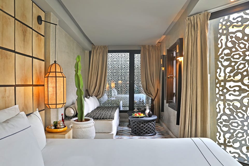 COLONIAL SUITE | Egyptian cotton sheets, premium bedding, down comforters, in-room safe