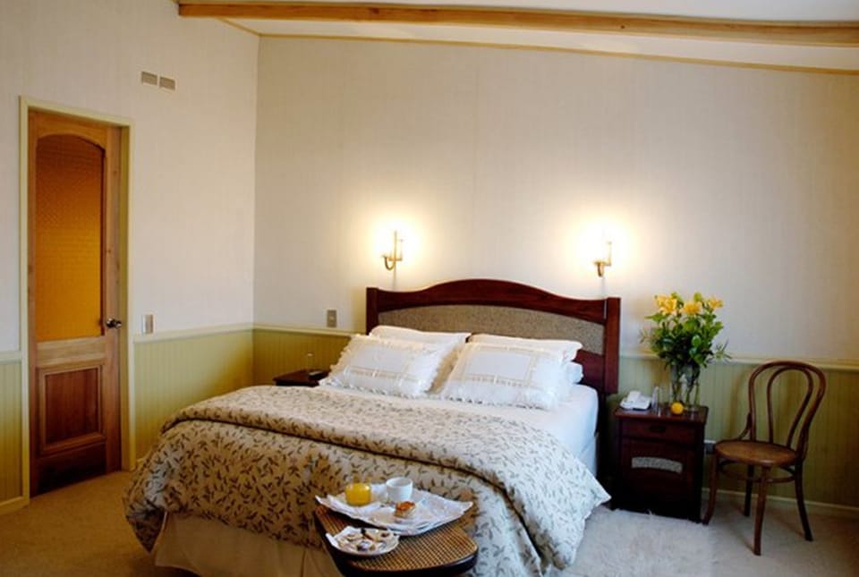 In-room safe, desk, iron/ironing board, free WiFi