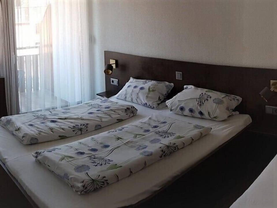 Hypo-allergenic bedding, individually furnished, desk