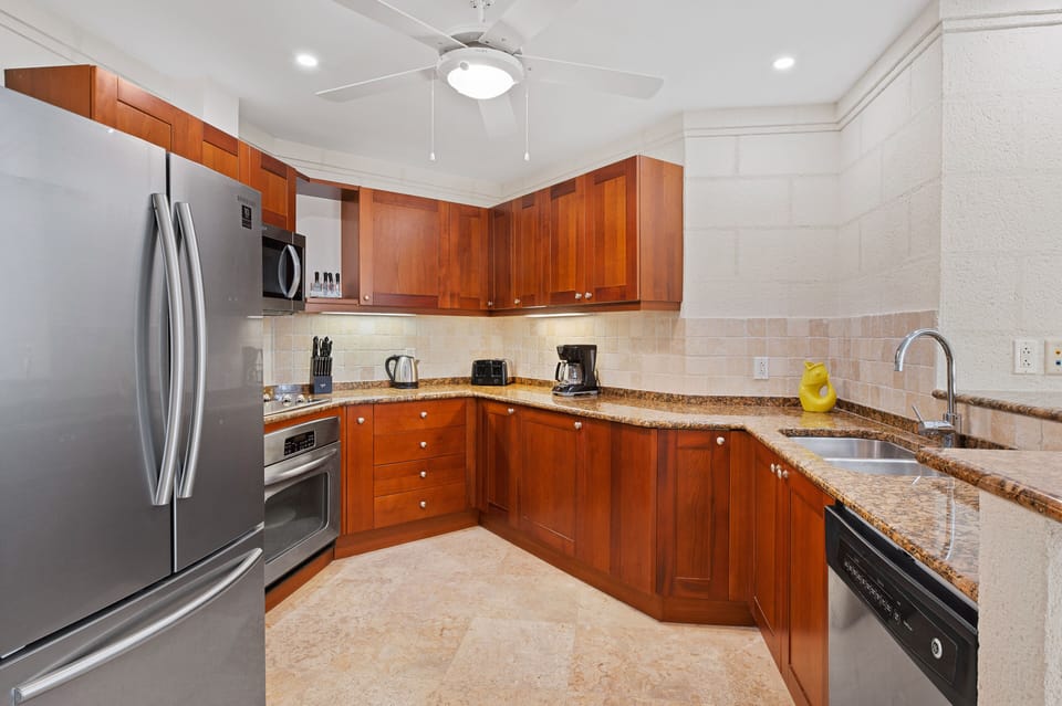 Luxury Apartment, Multiple Beds, Non Smoking | Private kitchen | Full-size fridge, microwave, oven, stovetop