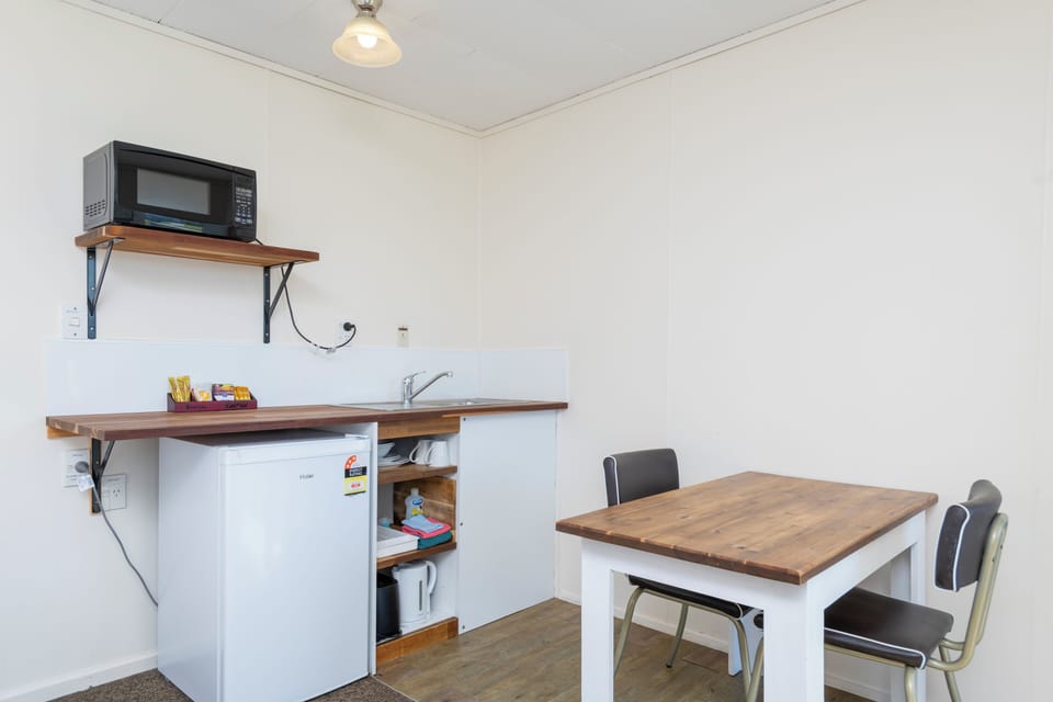 Basic Cabin | Free WiFi, bed sheets