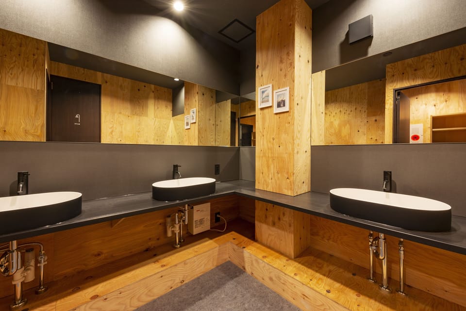 Shower, free toiletries, hair dryer, slippers