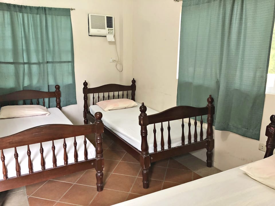 House with Private Big Pool | Rollaway beds, bed sheets