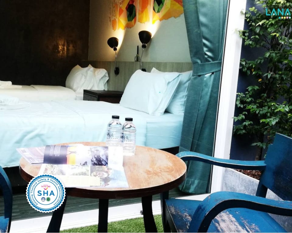 Standard Twin Room | In-room safe, blackout drapes, iron/ironing board, free WiFi
