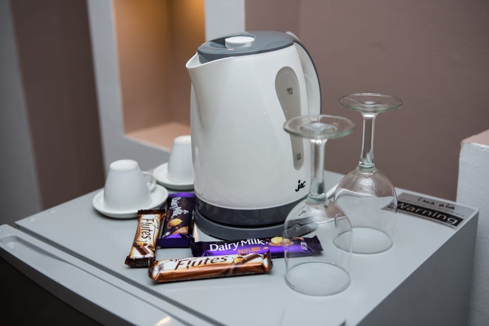Minibar, desk, soundproofing, iron/ironing board