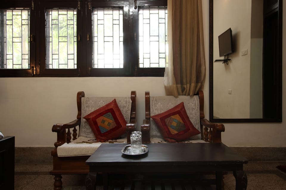 Super Deluxe King Bedroom | Blackout drapes, free WiFi, bed sheets
