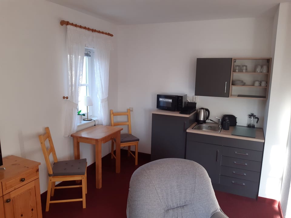 Apartment, Balcony | WiFi (free), bed sheets