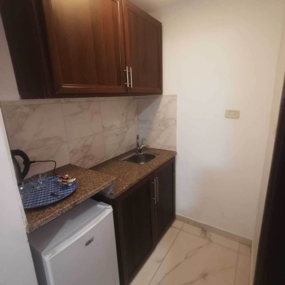 Apartment, 1 Bedroom | Private kitchen | Fridge, oven, cookware/dishes/utensils