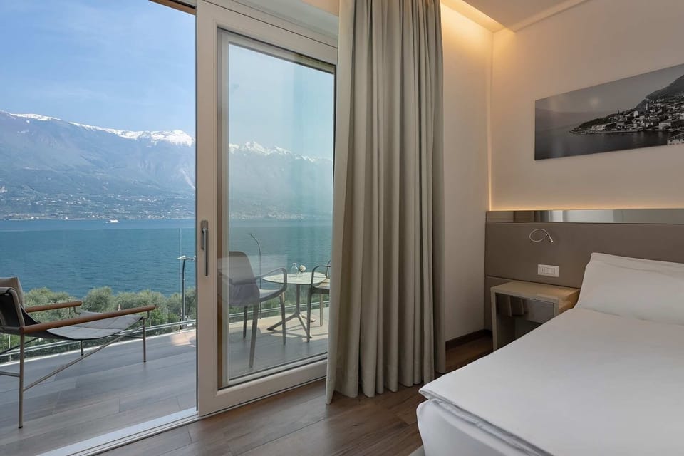 Deluxe Double or Twin Room | In-room safe, free WiFi, bed sheets